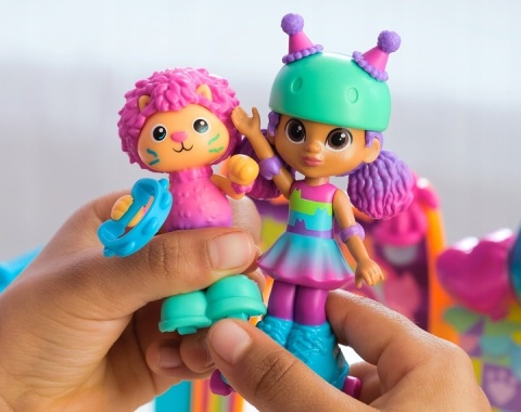 KOCI DOMEK GABI DUŻY ZESTAW POKÓJ IMPREZOWY Z RAMPĄ + 2 FIGURKI NA WROTKACH