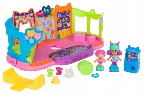 KOCI DOMEK GABI DUŻY ZESTAW POKÓJ IMPREZOWY Z RAMPĄ + 2 FIGURKI NA WROTKACH