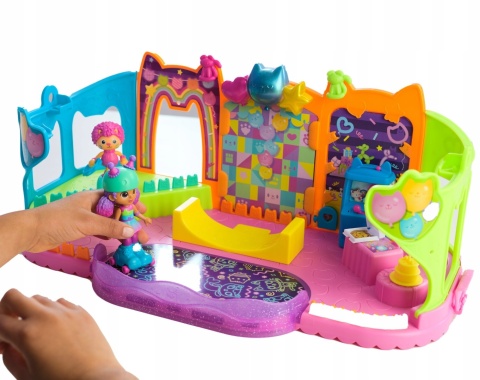 KOCI DOMEK GABI DUŻY ZESTAW POKÓJ IMPREZOWY Z RAMPĄ + 2 FIGURKI NA WROTKACH