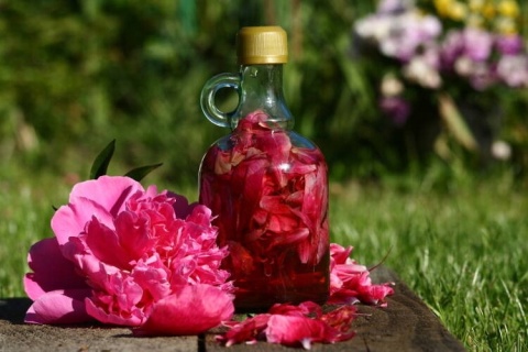 ZESTAW KOSMETYKÓW PREZENT ŚWIĄTECZNY DO CIAŁA I KĄPIELI BUT SPA PIWONIA